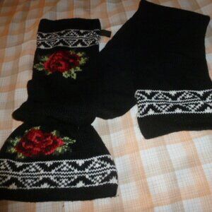 Doublesided Knitted black hat and scarf set with design / rose NWOT